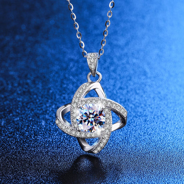 Lucky Clover Necklace with Moissanite